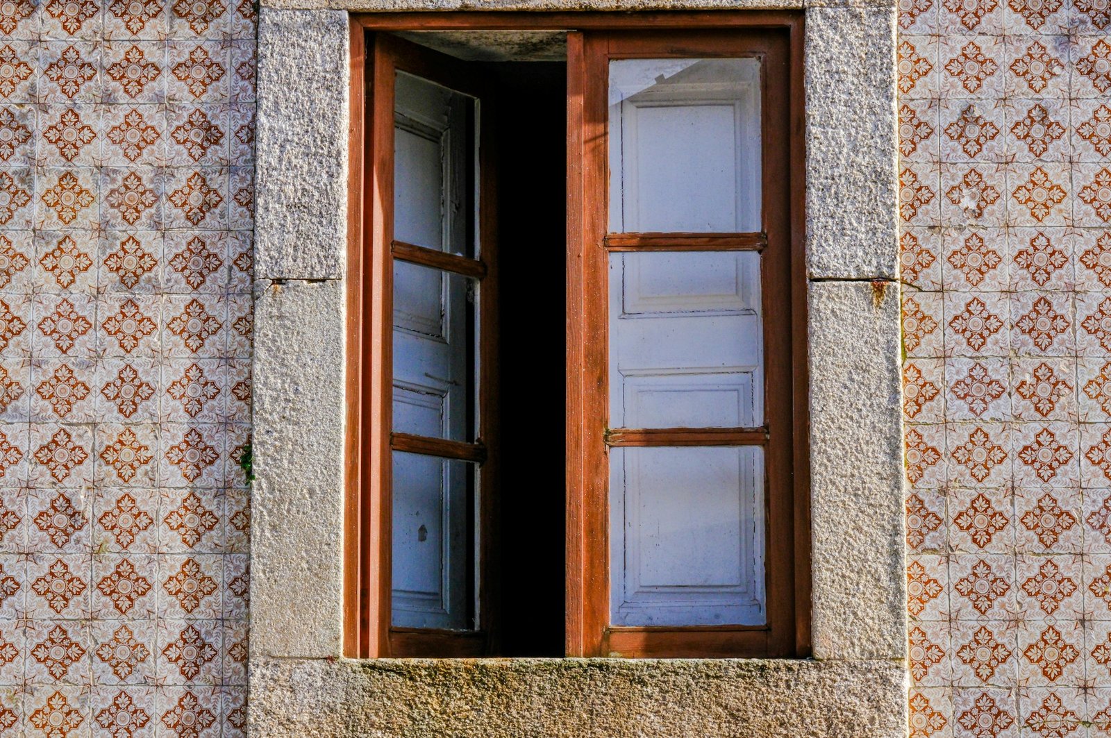 Fenster bei starkem Wind von außen