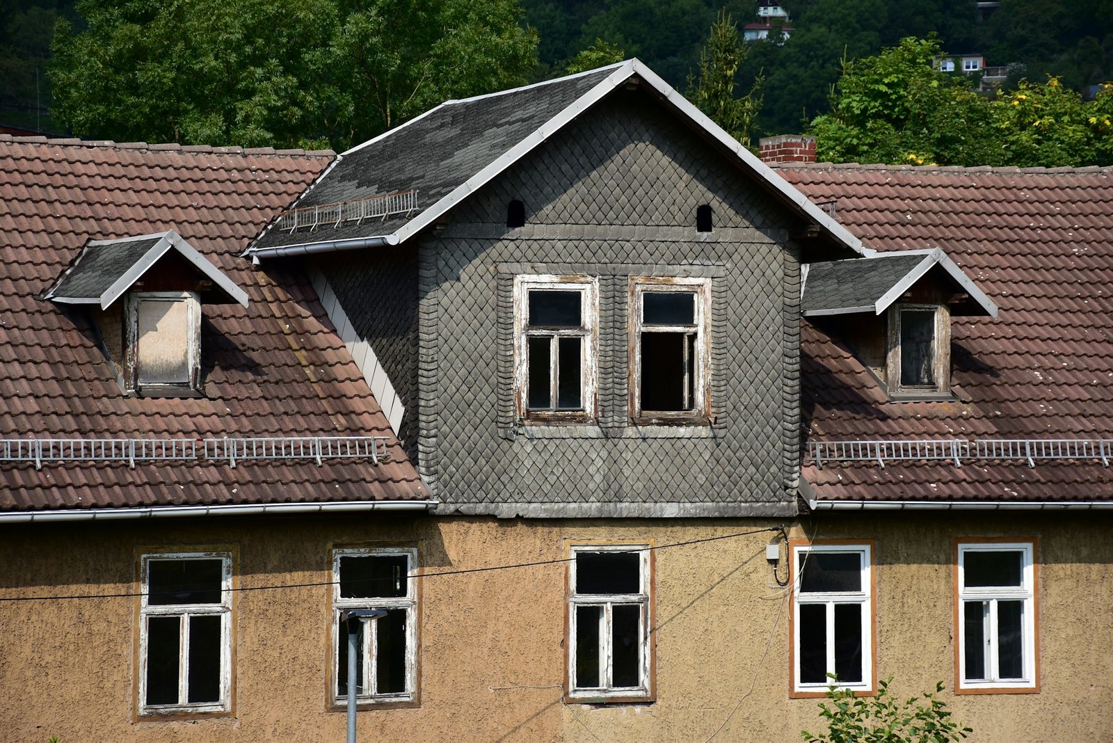 Altes Fenster in einem Altbau von innen